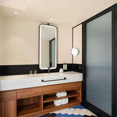 Hard Rock Hotel Boedapest Buitenkant foto Bathroom